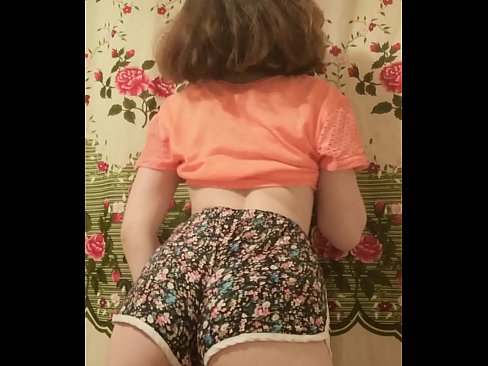 ❤️ Sexy jonge babe die haar short uittrekt voor de camera ☑ Anal video at us ☑