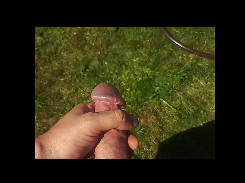 ❤️ Hete hottie laat zich in haar roze kutje neuken en spuitend klaarkomen in een zomerse tuin ☑ Anal video at us ☑