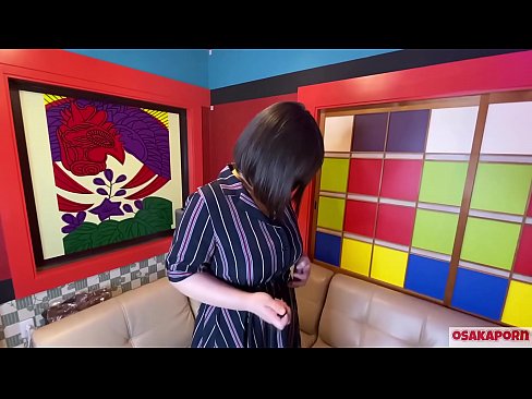 ❤️ Japanse cutie met grote tieten masturbeert met sexspeeltjes en heeft een orgasme. Ze vertelt in een interview over haar neukervaring. Enorme tieten en harig kutje die luid kreunen. Osakaporn ☑ Anal video at us ☑