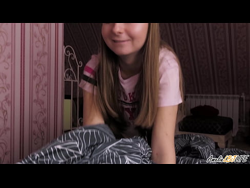 ❤️ Blondie zuigt haar BFF's diep en krijgt Cum in haar mond ☑ Anal video at us ☑