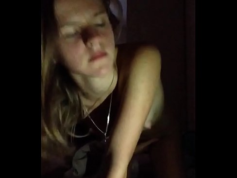 ❤️ Een meisje masturbeert en komt klaar ☑ Anal video at us ☑